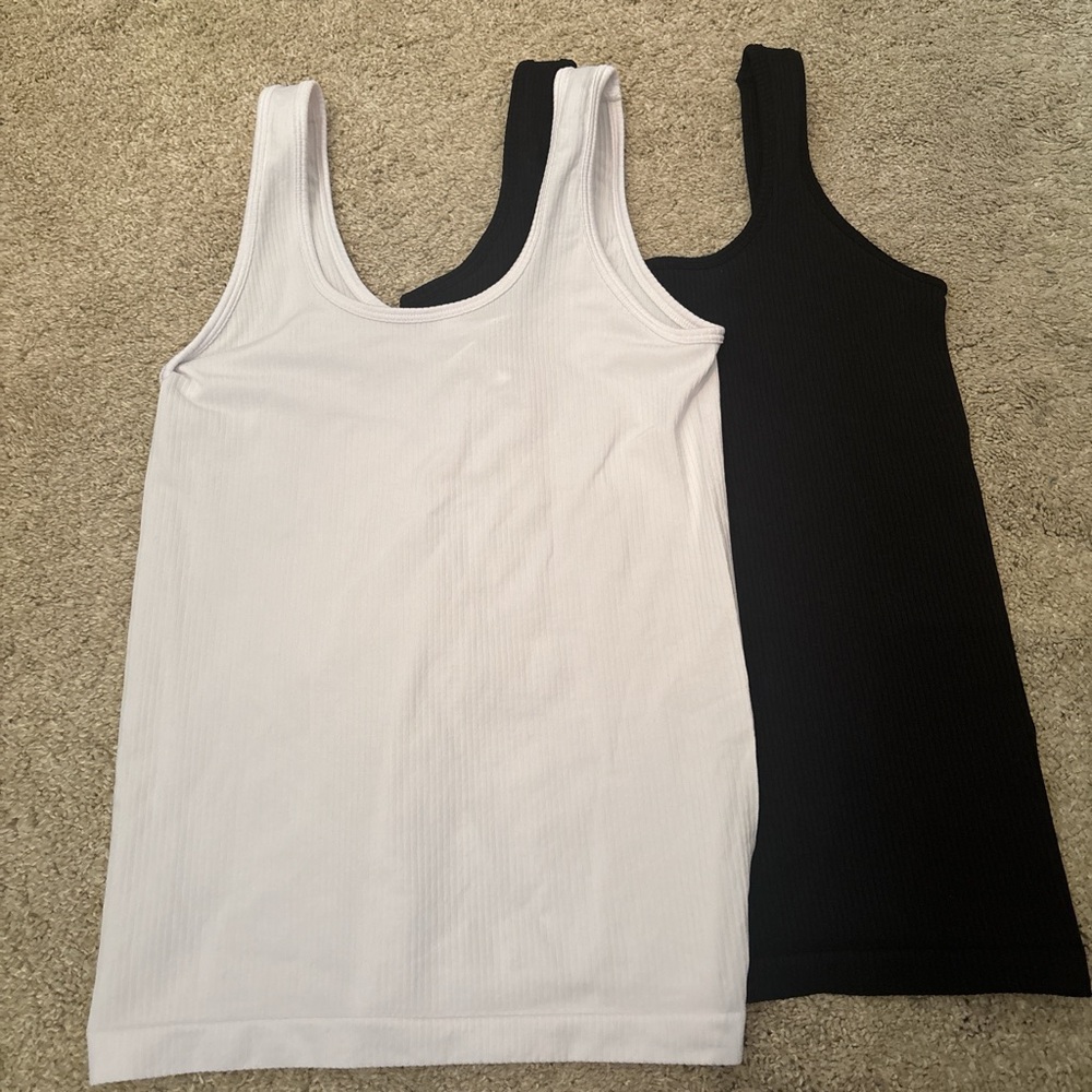 Athleta White and Black Fitted Tank Top